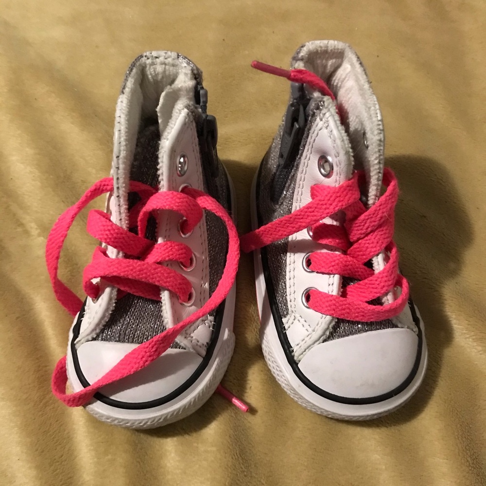 Converse pink laces
